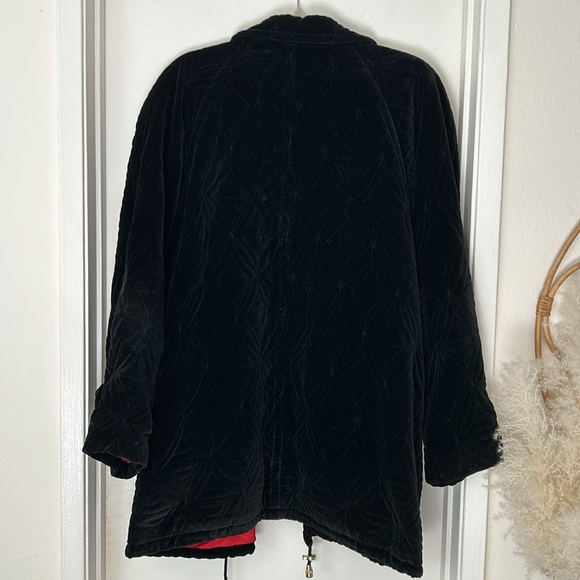 Vintage Escada Black Oversized Velvet Quilt Jacket, by Margaretha Ley, Size M/L - Picture 14 of 15